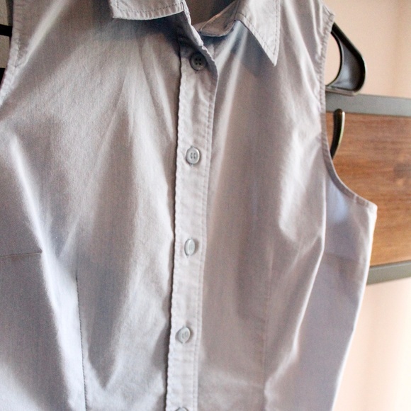 New York & Co Chambray Sleeveless Button Up Blouse - Picture 3 of 3